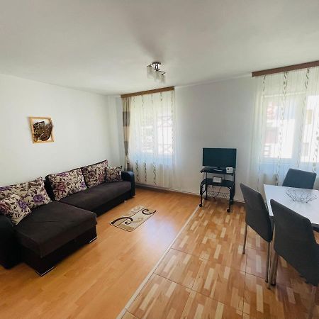Garsoniera Family Apartman Szászbuda Kültér fotó